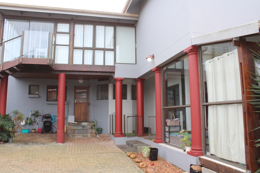 4 Bedroom Property for Sale in Stilbaai Wes Western Cape